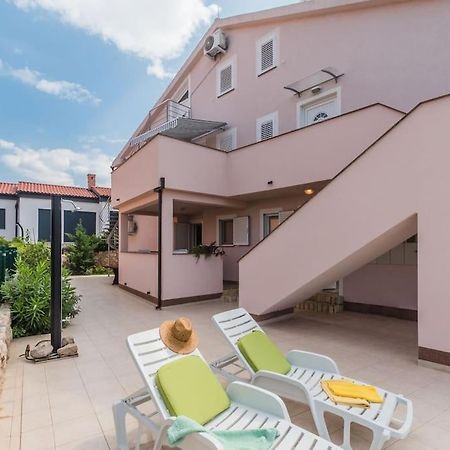 Apartment F-1 Klimno Eksteriør bilde