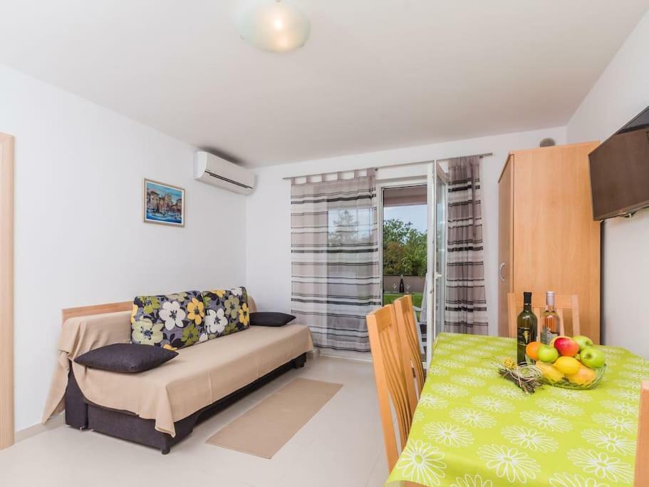 Apartment F-1 Klimno Eksteriør bilde