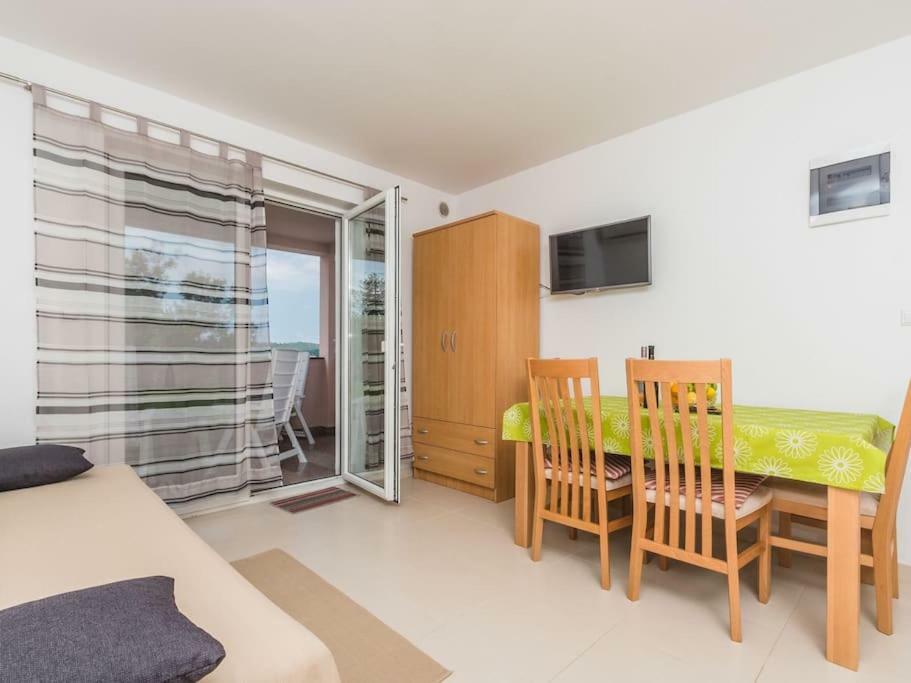 Apartment F-1 Klimno Eksteriør bilde