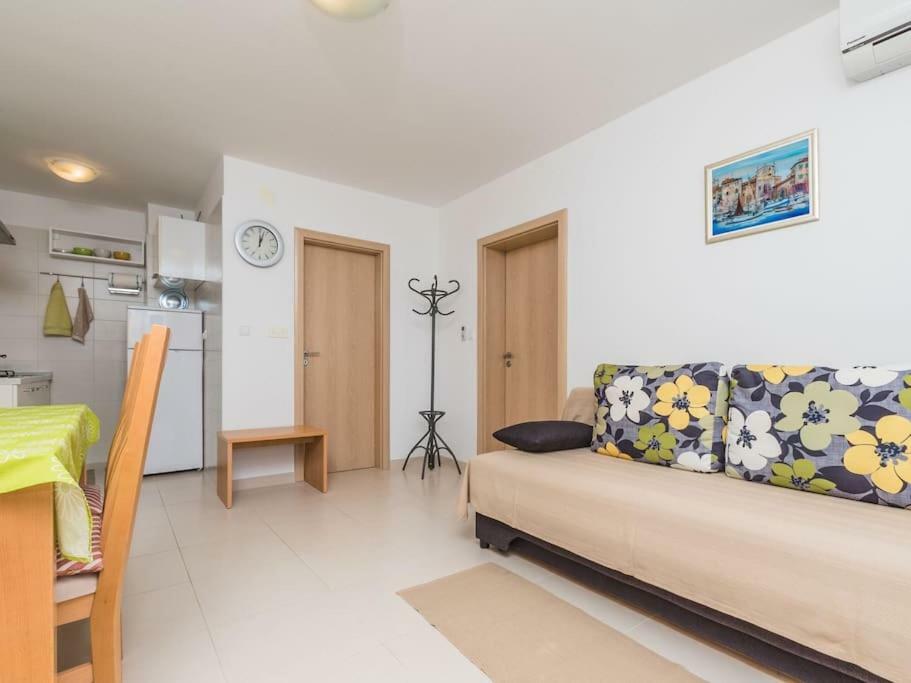 Apartment F-1 Klimno Eksteriør bilde